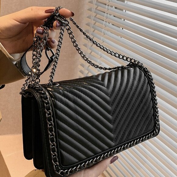 Black Elegant Women's V-Shaped Embroidery Thread Shoulder Bag With Chain Decor - Picture 2 of 5